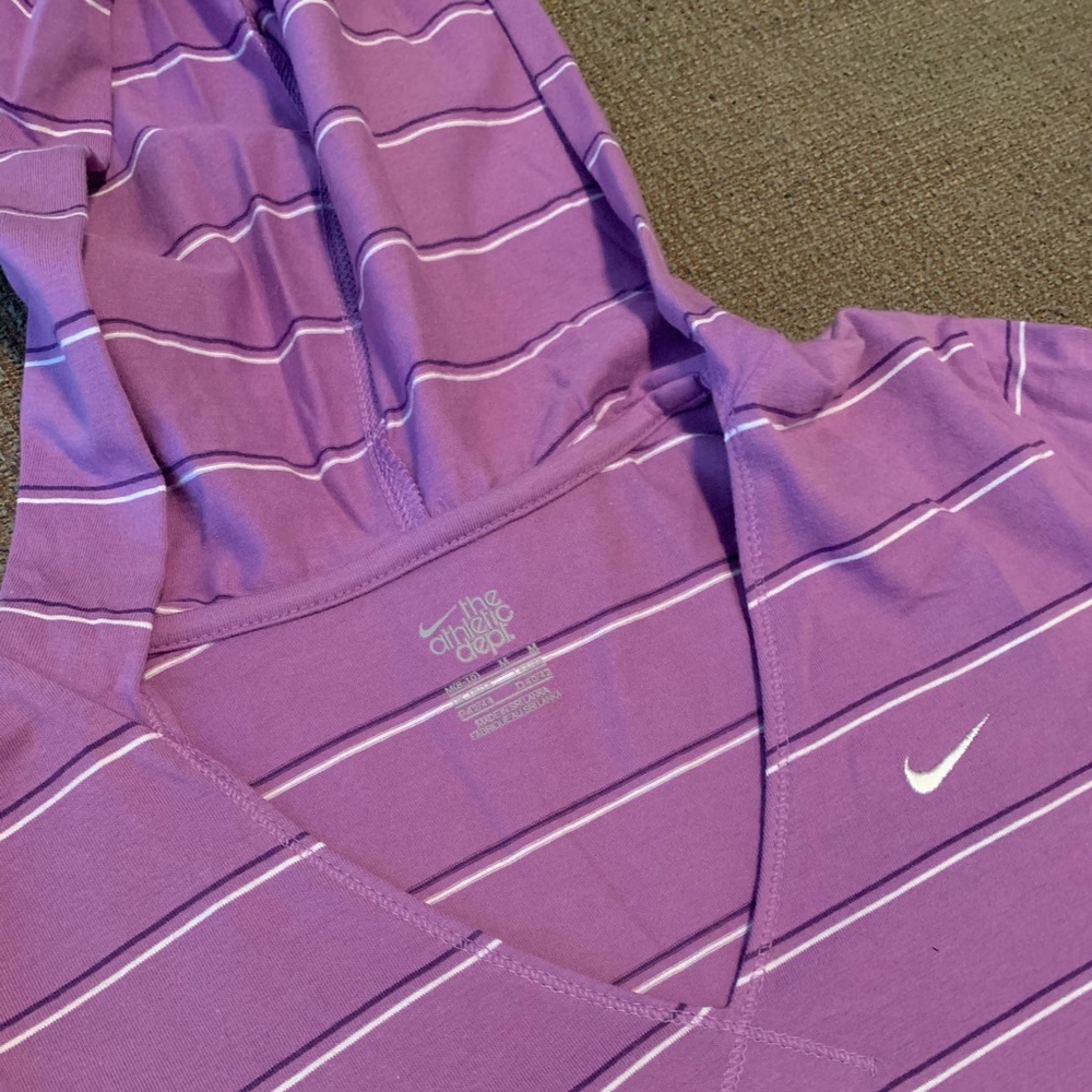 Nike pullover! - Picture 2 of 5